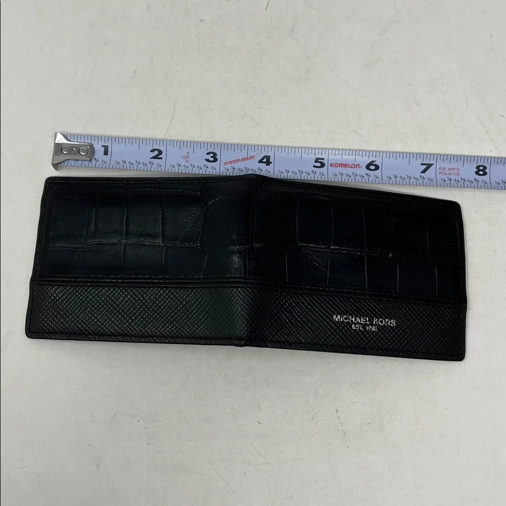 MICHAEL KORS CROC EMBOSSED BLACK LEATHER BI FOLD MENS SLIM WALLET